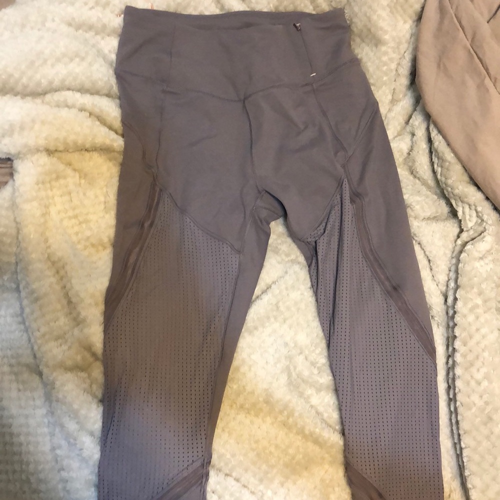 Carrie Underwood yoga pants